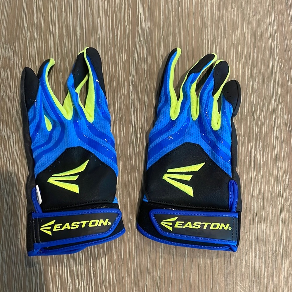 Women’s Size L Easton Softball Gloves